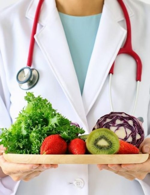 how-to-become-a-nutritionist-840x480
